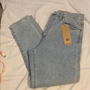 #9 Levis 711 light wash 30 x30